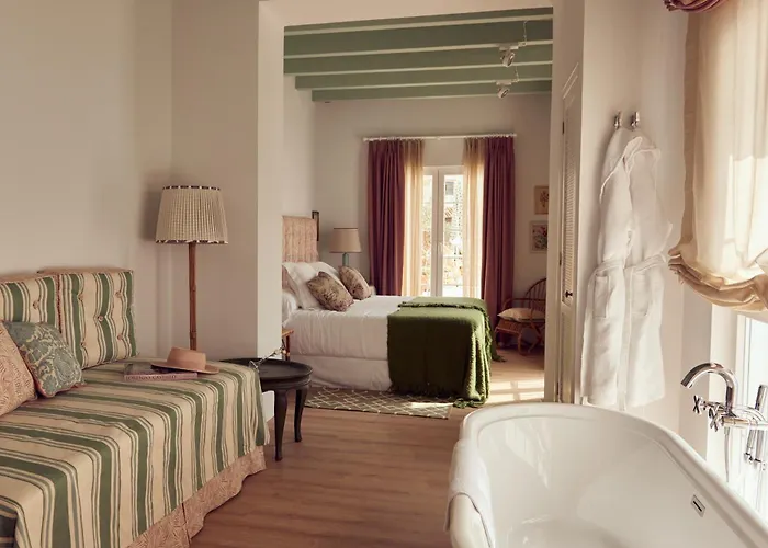 Cristine Bedfor Mahon Boutique Hotel