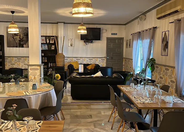 VÍA SEVILLA - CÁDIZ Alojamiento&Restaurante El Cuervo 