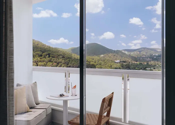 Mondrian Beach Lifestyle Resort By Accor Cala Llonga 