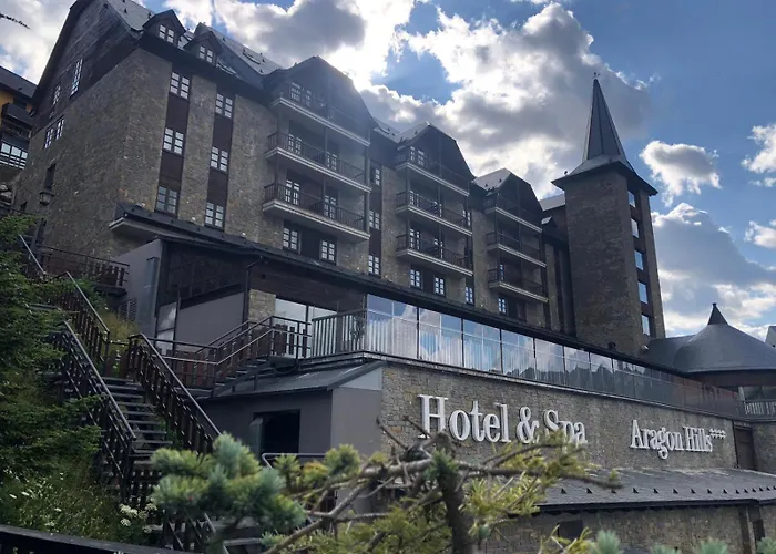 Hotel Snoe Aragon Hills Formigal
