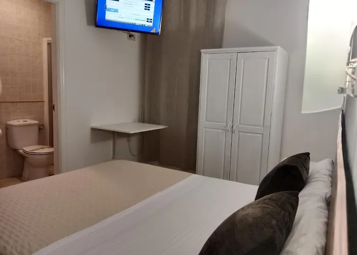 Hostal PILAS ALCARAYÓN