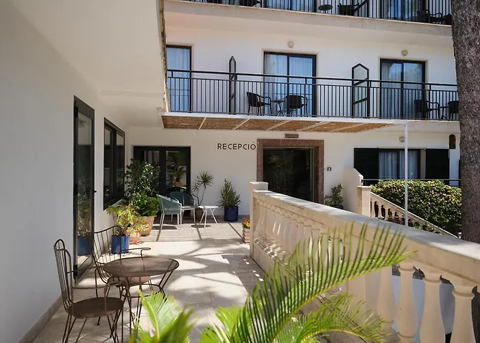Hotel Playa Mondrago