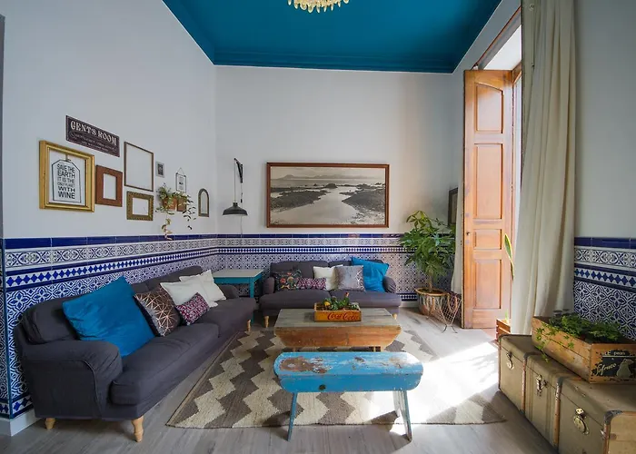 Aminta Home