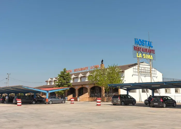 Hotel-Restaurante La Sima Castillo de Garcimuñoz