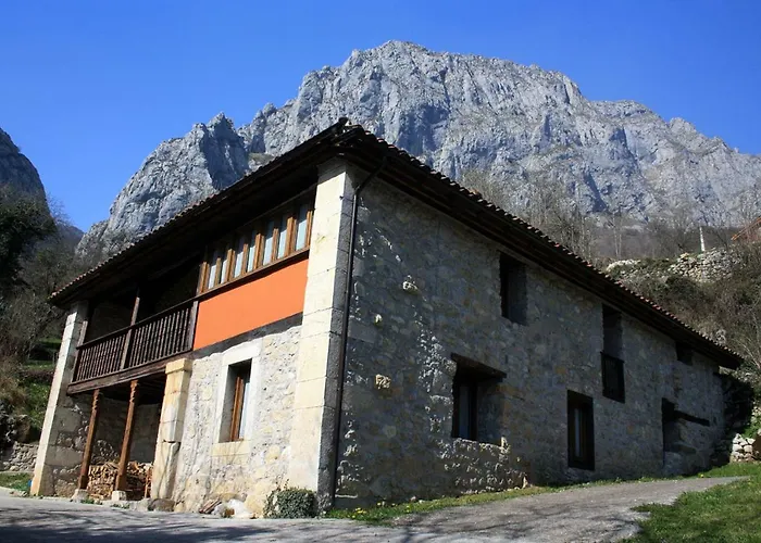 Hotel Rural Llerau