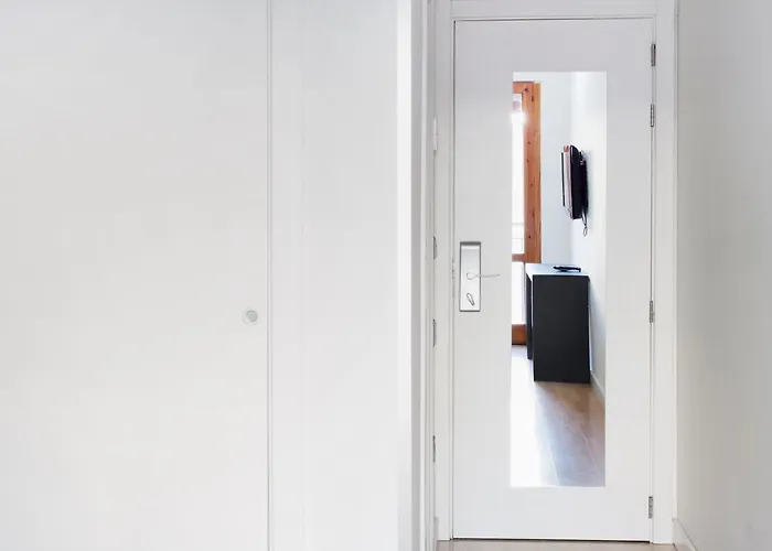 Hostal Un Punto Chic-Joaquin Costa